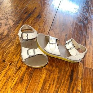 Sun San sandals by Hoyway